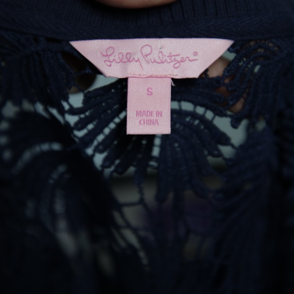 Lilly Pulitzer Shirt Top Womens Small Dark Blue Palm Tree Lace Open Knit - Picture 7 of 10